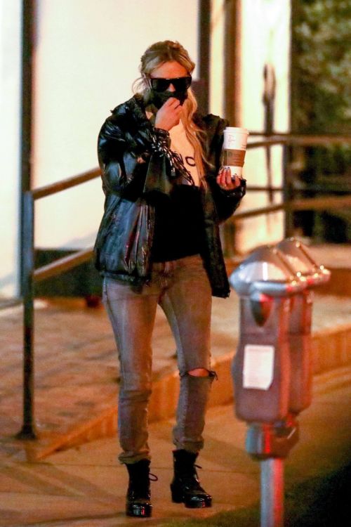 Dorit Kemsley Day Out for Shopping at Couture Kids in West Hollywood 03/11/2021 5