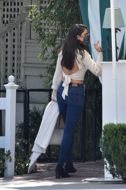 Eiza Gonzalez in Backless Cream Top Spotted at San Vicente Bungalows in West Hollywood 03/13/2021 7