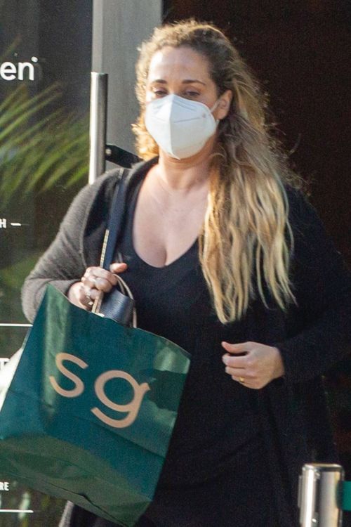 Elizabeth Berkley is Leaving Sweet Green in Los Angeles 03/25/2021 2
