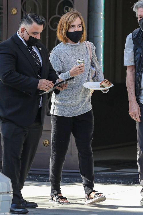 Emma Watson with Her Boy Friend Leaves a Tailor in Beverly Hills 03/10/2021 5
