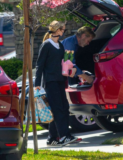 Felicity Huffman Arrived at a Friend's House in Lake Elsinore 03/21/2021