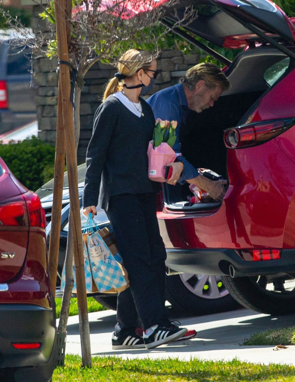 Felicity Huffman Arrived at a Friend