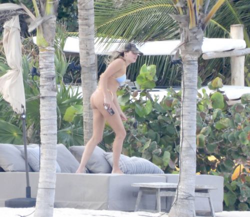 Francesca Aiello Enjoys in Bikini at a Beach in Tulum 03/14/2021 5