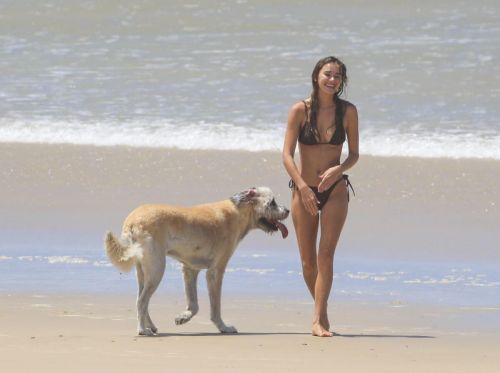 Gabrielle Brooks in Bikini Enjoys at a Beach in Byron Bay 02/24/2021 3