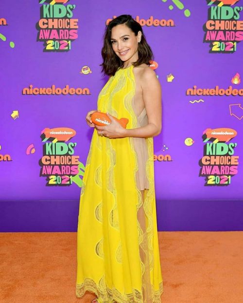 Gal Gadot attends Nickelodeon's 2021 Kids' Choice Awards in Santa Monica 03/13/2021