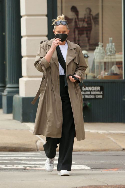 Georgina Burke Day Out in New York 03//24/2021 1