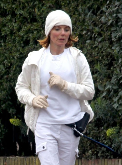 Geri Halliwell Steps Out for Jogging in London 03/10/2021 4