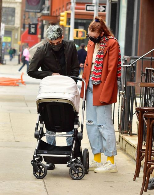 Gigi Hadid and Zayn Malik Steps Out in New York 03/25/2021 | Celebskart