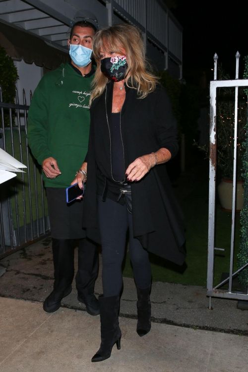 Goldie Hawn and Kurt Russell Step Out at Giorgio Baldi Restaurant in Santa Monica 03/10/2021