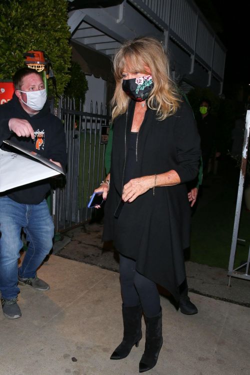 Goldie Hawn and Kurt Russell Step Out at Giorgio Baldi Restaurant in Santa Monica 03/10/2021 6