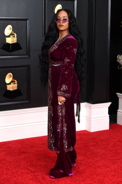 H.E.R atttends 2021 Grammy Awards in Los Angeles 03/14/2021 3