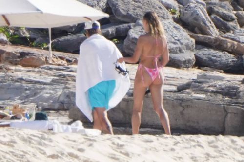 Hailey and Justin Bieber Day Out at a Beach in Turks and Caicos 03/21/2021 5