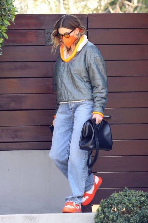 Hailey Bieber is Seen to Arrive at a Meeting in Beverly Hills 03/13/2021 4