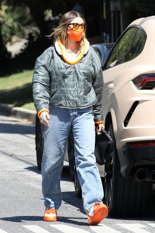 Hailey Bieber is Seen to Arrive at a Meeting in Beverly Hills 03/13/2021 5