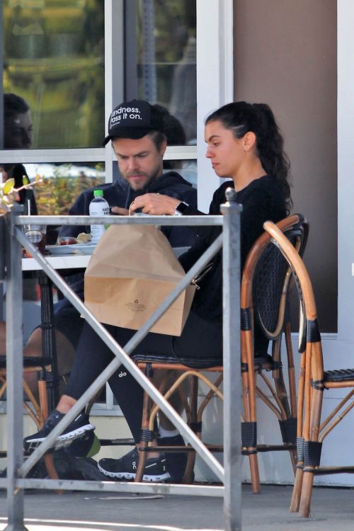 Hayley Erbert Seen at Sweet Butter Kitchen in Los Angeles 03/20/2021 1
