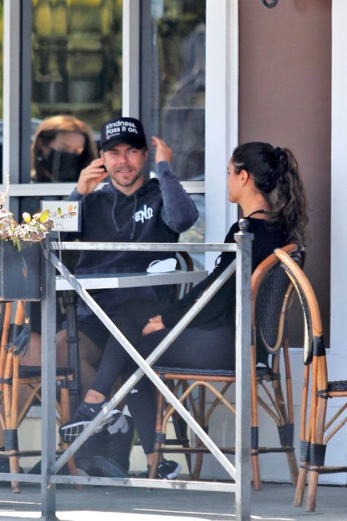 Hayley Erbert Seen at Sweet Butter Kitchen in Los Angeles 03/20/2021 5