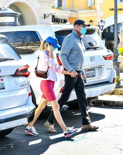 Hayley Roberts and David Hasselhoff Seen at Le Pain Quotidien in Calabasas 03/20/2021 1