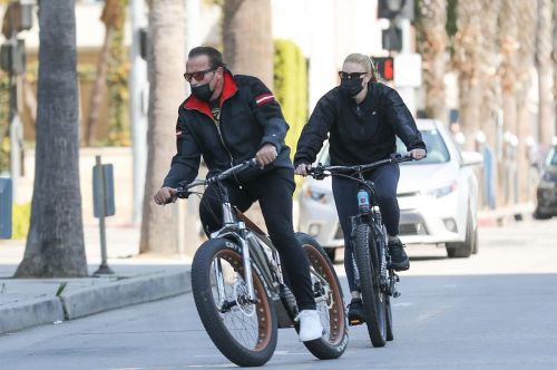 Heather Milligan and Arnold Schwarzenegger Day Out Riding Bikes in Santa Monica 03/13/2021 4