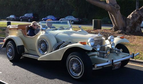 Heather Milligan and Arnold Schwarzenegger Spotted Out Driving in Los Angeles 03/13/2021 5