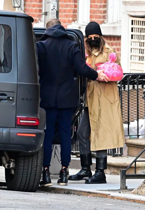 Irina Shayk and Bradley Cooper Day Out in New York 03/19/2021 2