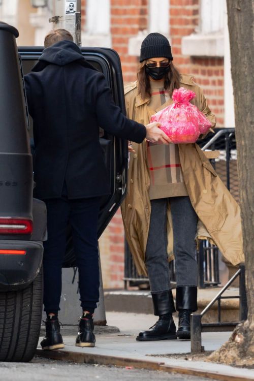 Irina Shayk and Bradley Cooper Day Out in New York 03/19/2021 2