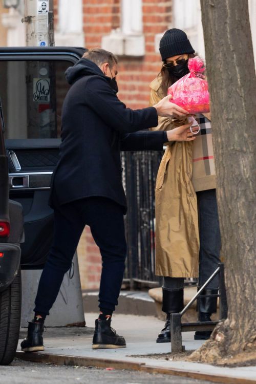 Irina Shayk and Bradley Cooper Day Out in New York 03/19/2021 9