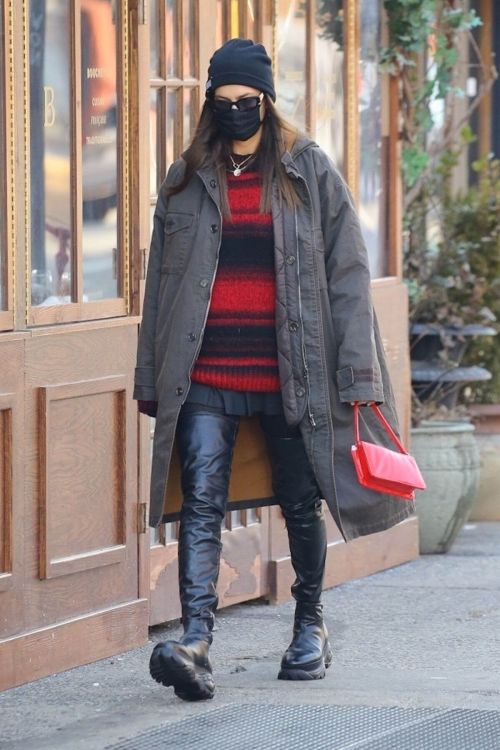 Irina Shayk Wearing Mask as She Steps Out in New York 03/10/2021