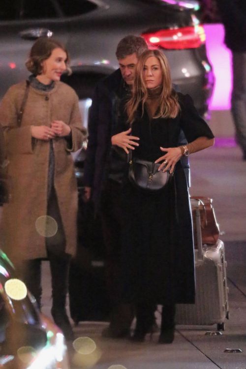 Jennifer Aniston Back to Work as She seen on the Set of 