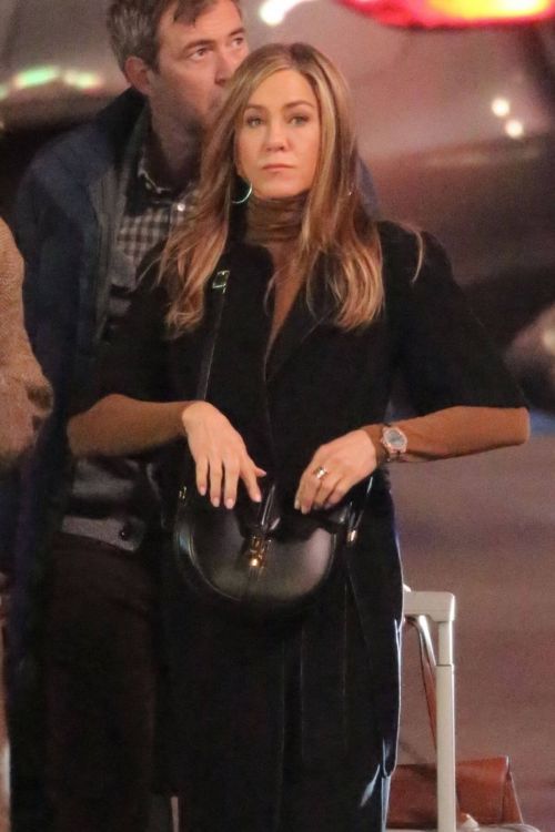 Jennifer Aniston Back to Work as She seen on the Set of 