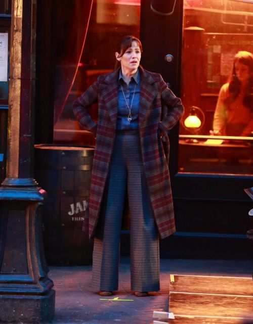 Jennifer Garner Spotted Filming a Scene from The Adam Project in Vancouver 02/24/2021