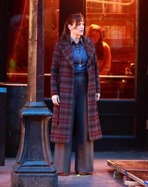 Jennifer Garner Spotted Filming a Scene from The Adam Project in Vancouver 02/24/2021 4