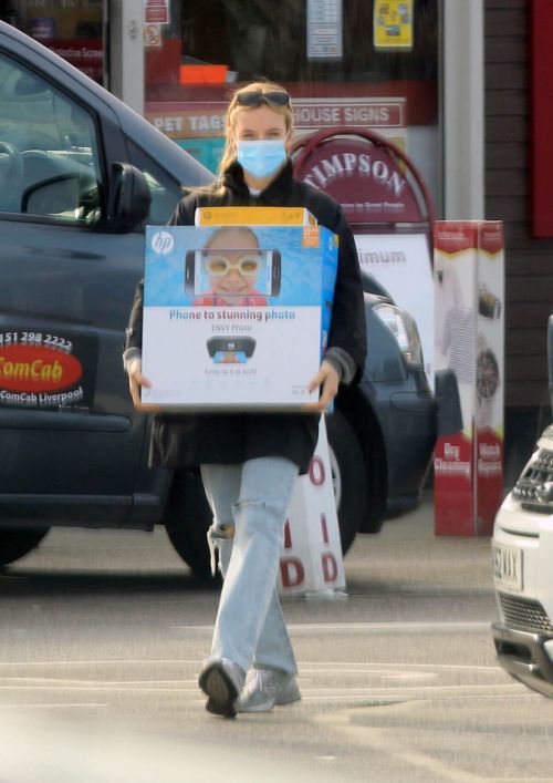 Jodie Comer Steps Out For Shopping in Liverpool 03/24/2021 1