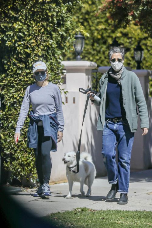 Jodie Foster and Alexandra Hedison Day Out with Their Dog in Santa Monica 03/23/2021 2