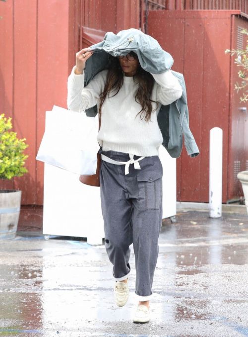 Jordana Brewster in Comfy Outfit Out For Shopping in Brentwood 03/10/2021 1