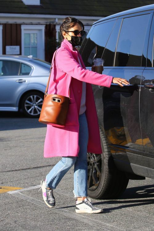 Jordana Brewster is Leaving Country Mart in Brentwood 03/22/2021 2
