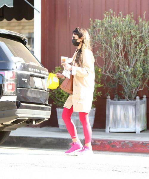 Jordana Brewster Seen at Brentwood Country Mart 03/24/2021 5