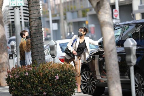 Jordana Brewster Spotted during Shopping on Rodeo Dr. in Beverly Hills 03/14/2021 2