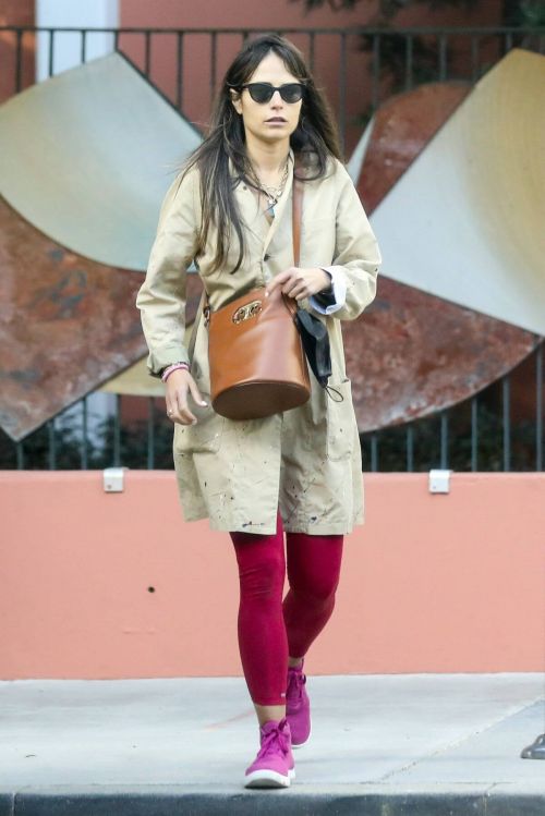 Jordana Brewster Steps Out in Santa Monica 03/23/2021 1