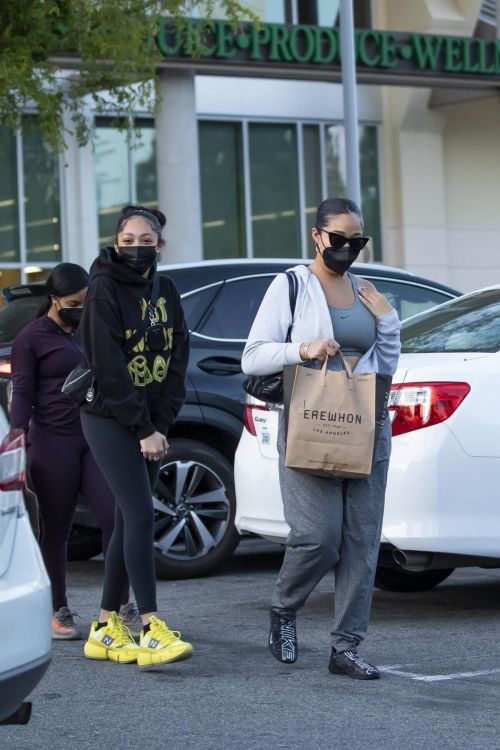 Jordyn Woods Out with Her Sister Jodie at Erewhon Organic in Calabasas 03/21/2021 1