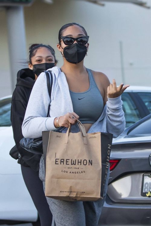 Jordyn Woods Out with Her Sister Jodie at Erewhon Organic in Calabasas 03/21/2021 4
