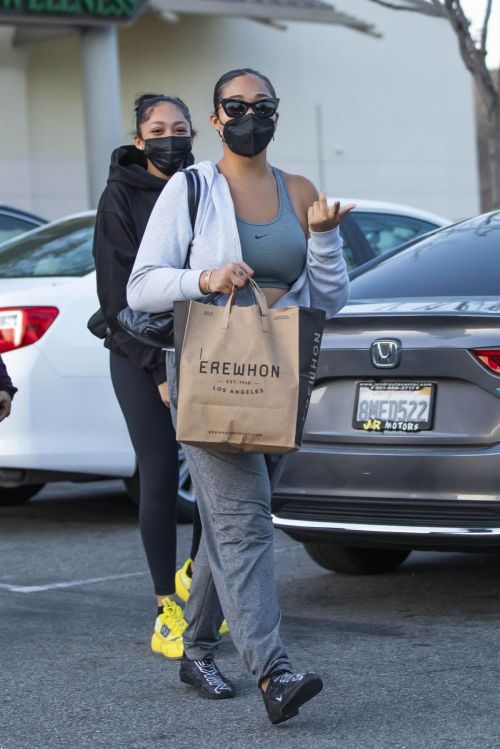 Jordyn Woods Out with Her Sister Jodie at Erewhon Organic in Calabasas 03/21/2021 3