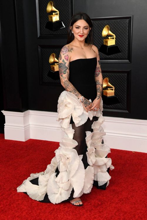 Julia Michaels attends 2021 Grammy Awards in Los Angeles 03/14/2021 1