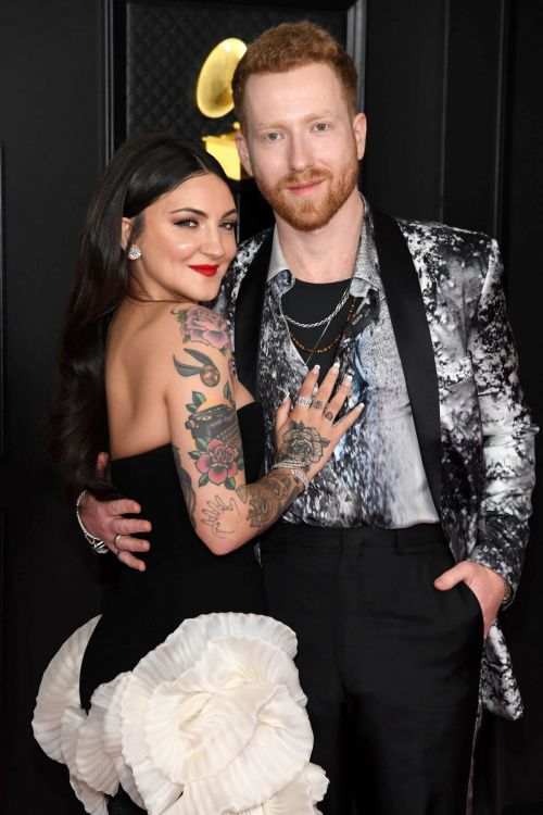 Julia Michaels attends 2021 Grammy Awards in Los Angeles 03/14/2021 3