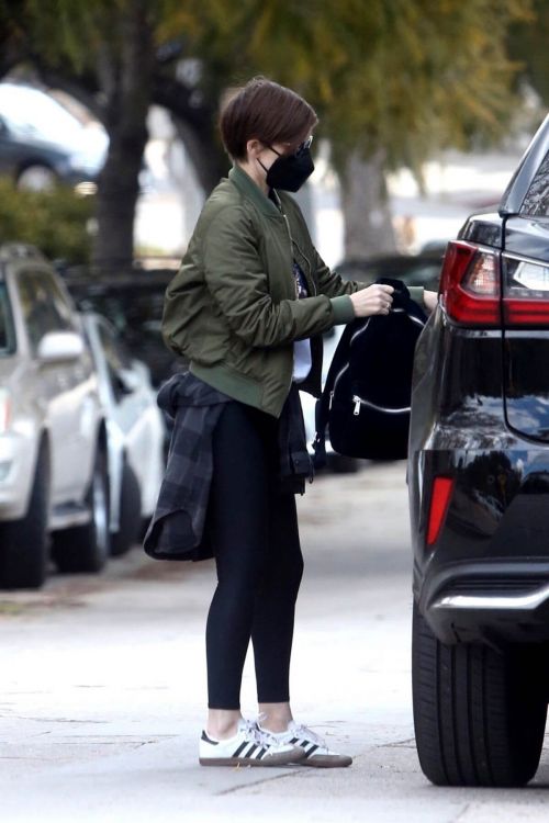 Kate Mara Seen Out in Silver Lake 03/12/2021 2