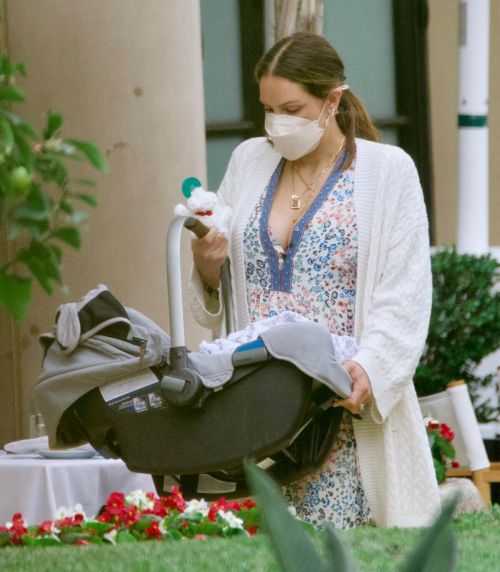 Katharine McPhee and David Foster Enjoys at a Birthday Brunch in Beverly Hills 03/25/2021 8