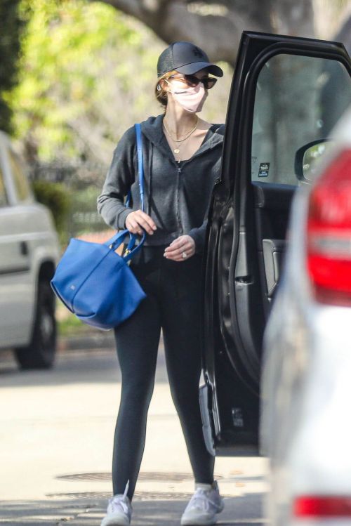 Katherine and Christina Schwarzenegger Spotted While Leaving Tennis Court in Brentwood 03/11/2021 4