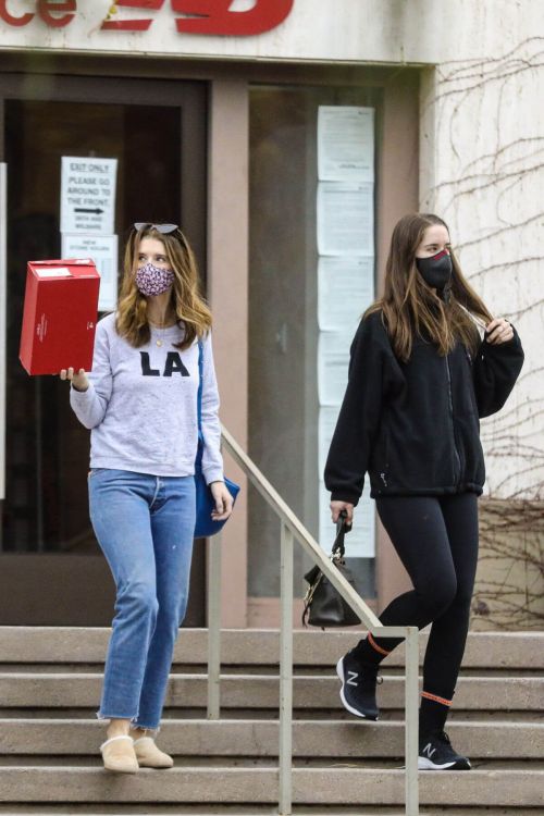 Katherine Schwarzenegger and Christina Schwarzenegger Leaves New Balance Shoe Store in Santa Monica 03/12/2021 1