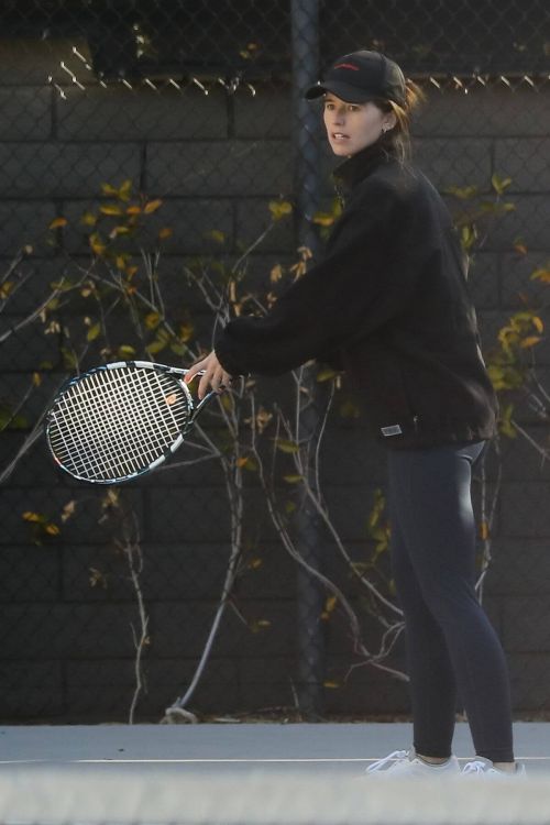 Katherine Schwarzenegger Enjoys at a Tennis Court in Santa Monica 03/23/2021 2