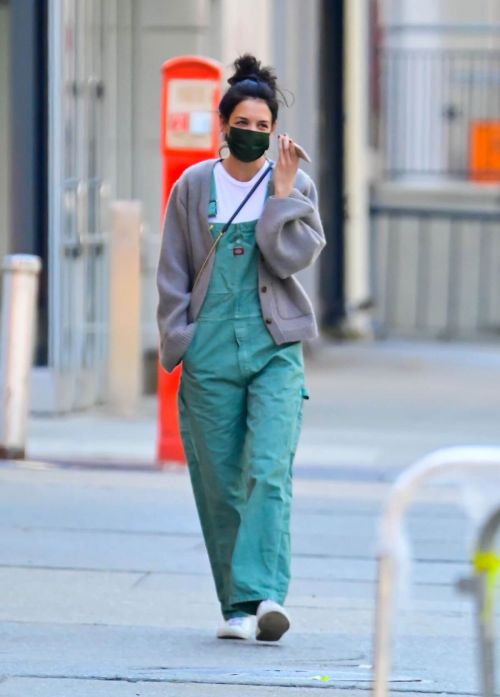 Katie Holmes Day Out in New York 03/11/2021 1