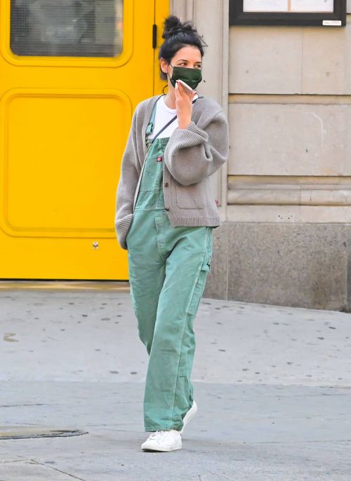 Katie Holmes Day Out in New York 03/11/2021 2